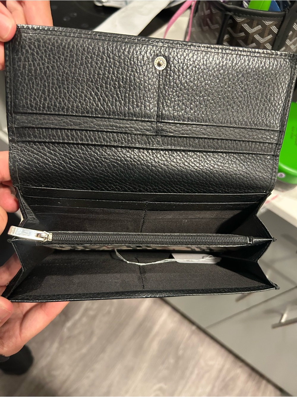 Burberry Black Leather Money Clip with Signature Check Lining - Picture 7 of 8